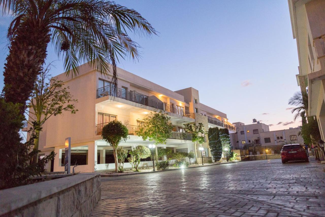 King'S Holiday Apartments Paphos Exterior photo